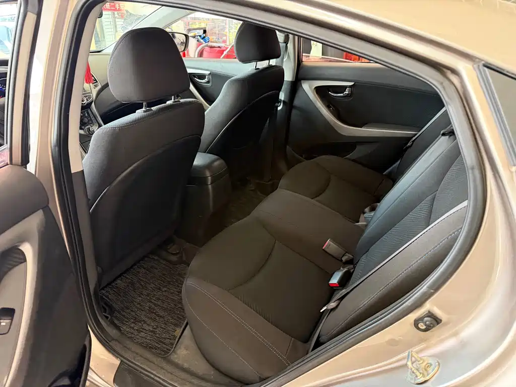 Hyundai Elantra Langdong — миниатюра 9