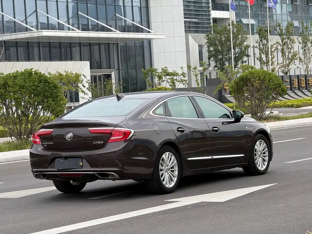 Buick LaCrosse — миниатюра 4
