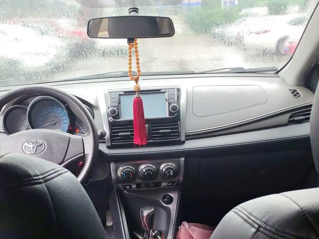 Toyota Yaris L — миниатюра 9