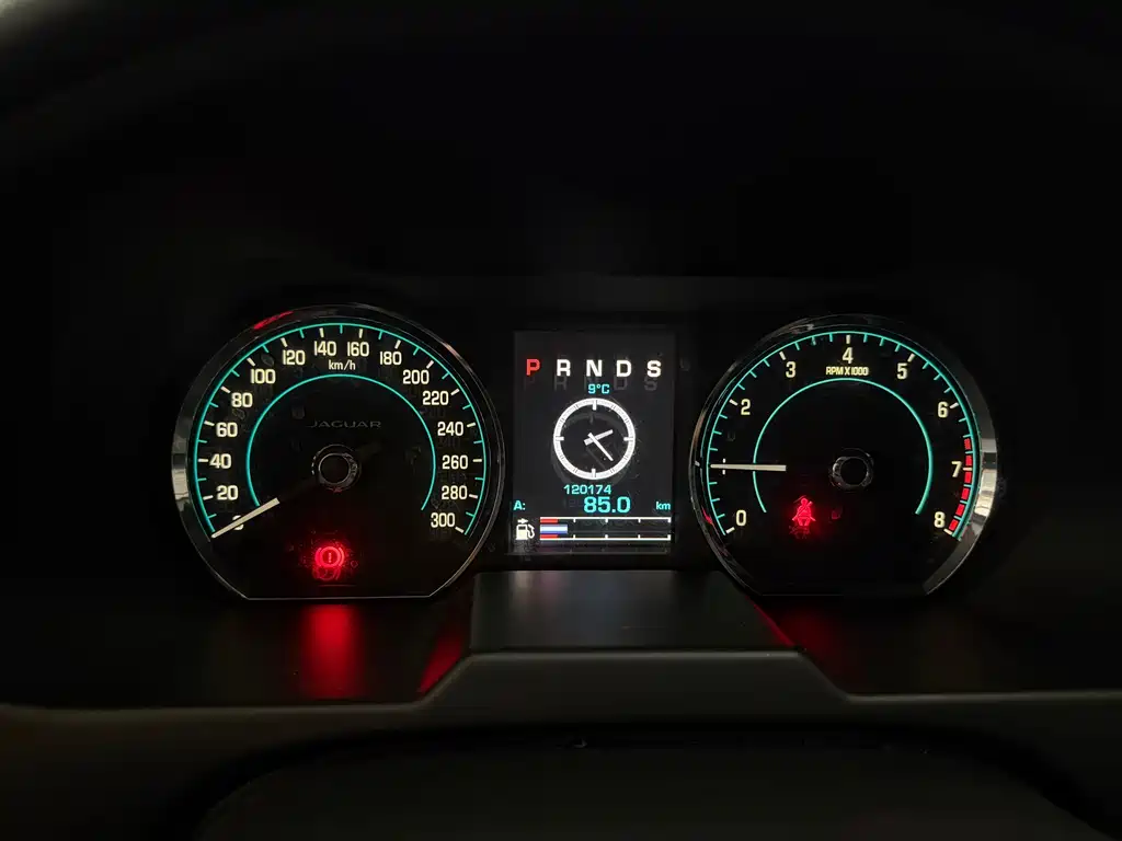 Jaguar XF 2015 XF 2.0T Luxury