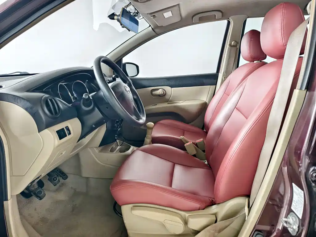 Nissan Livina — миниатюра 13