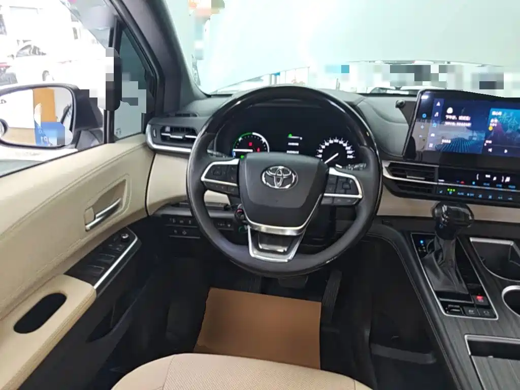 Toyota Sienna — миниатюра 15