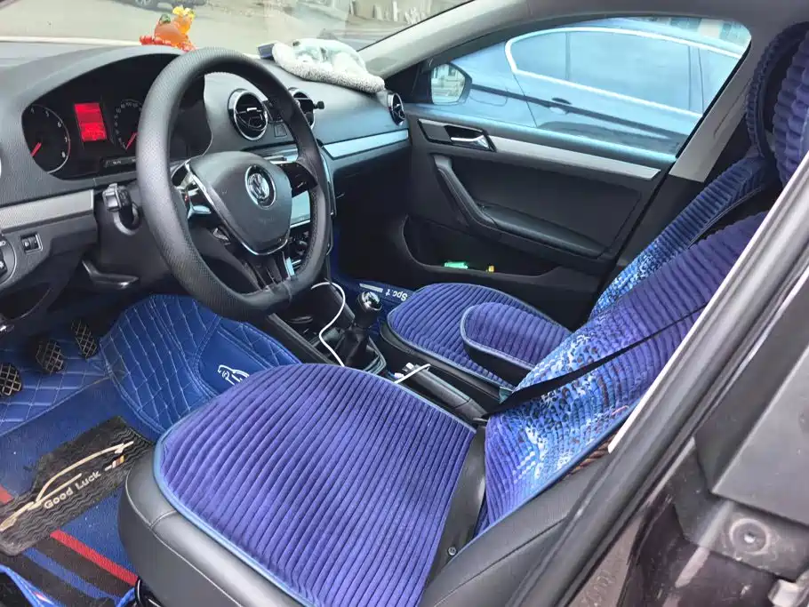 Volkswagen Jetta — миниатюра 9