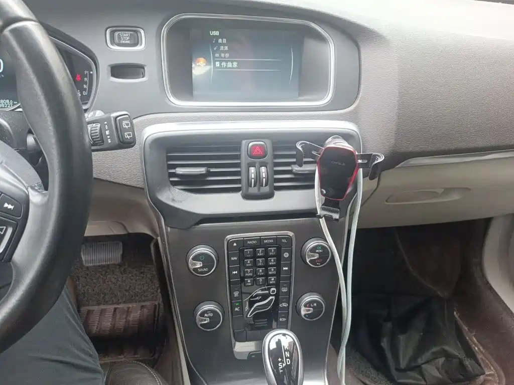 Volvo V40 — миниатюра 6