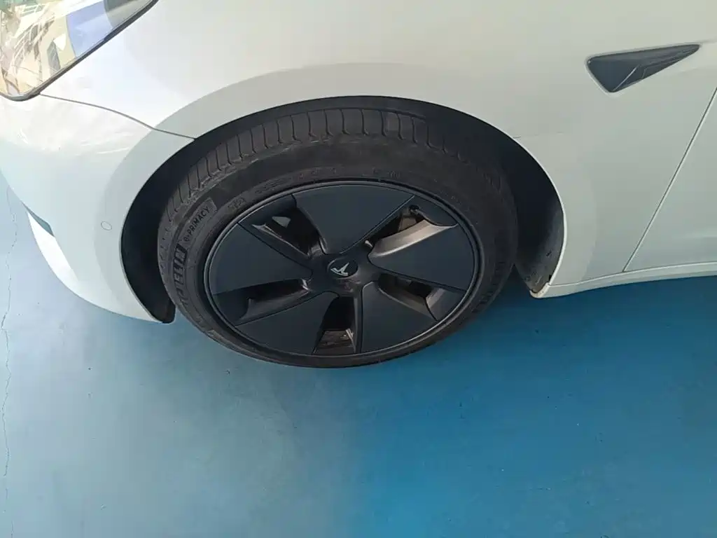 Tesla Model 3 — миниатюра 23