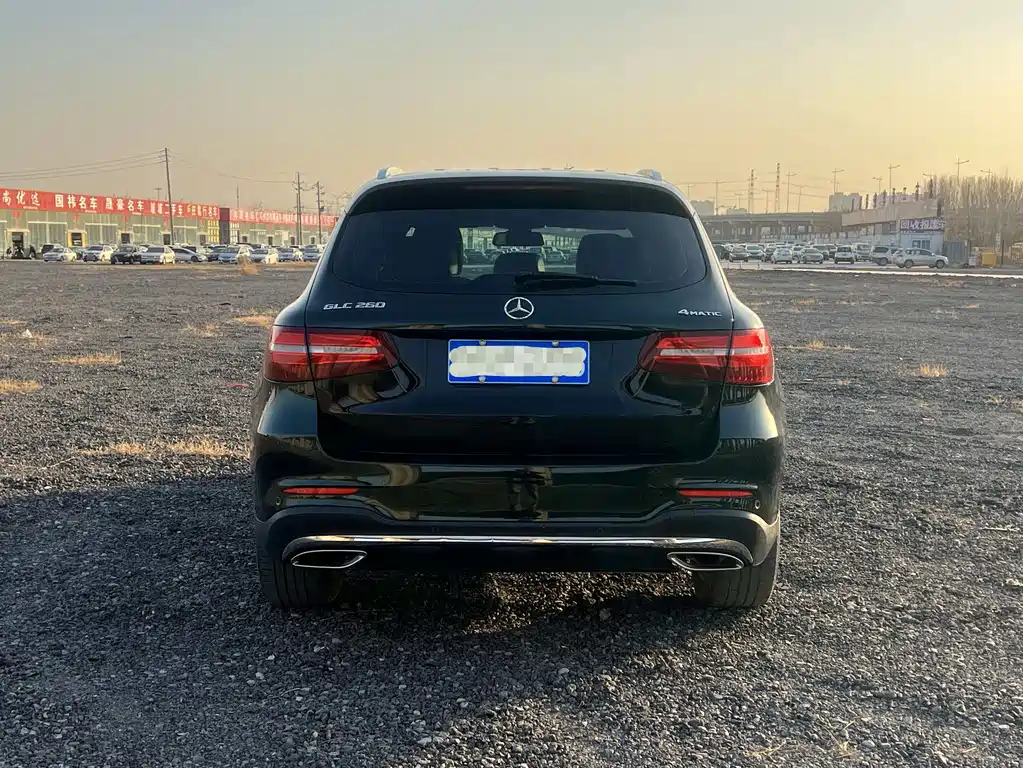 MERCEDES-BENZ GLC