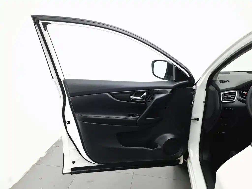 Nissan Qashqai — миниатюра 8