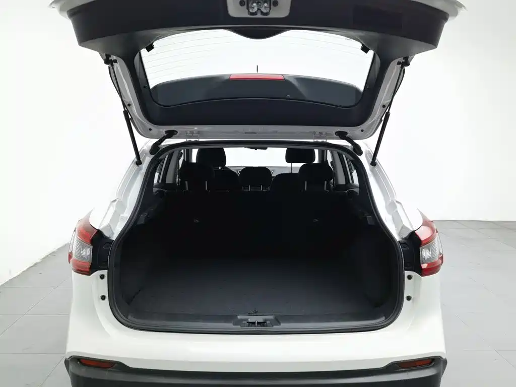 Nissan Qashqai — миниатюра 16