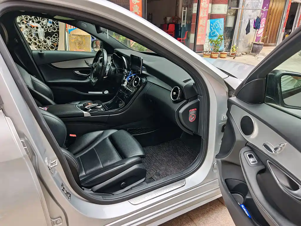 Mercedes-Benz C-Class — миниатюра 7