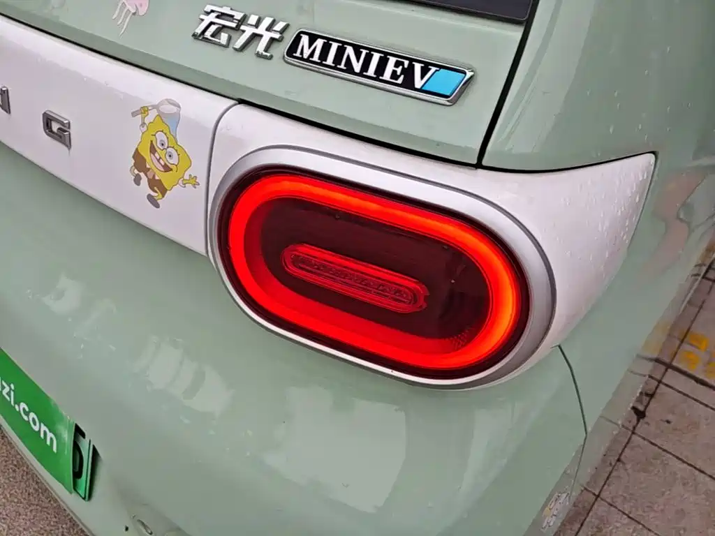 Wuling MINIEV — миниатюра 8