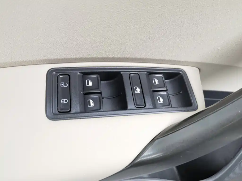 Volkswagen Santana — миниатюра 9