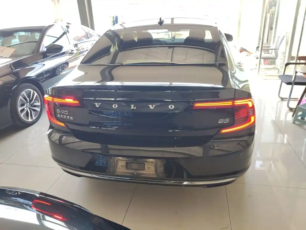 Volvo S90 — миниатюра 6