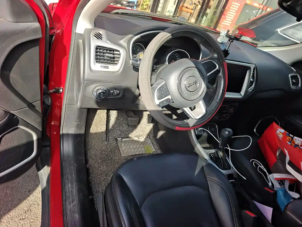 Jeep Compass — миниатюра 9