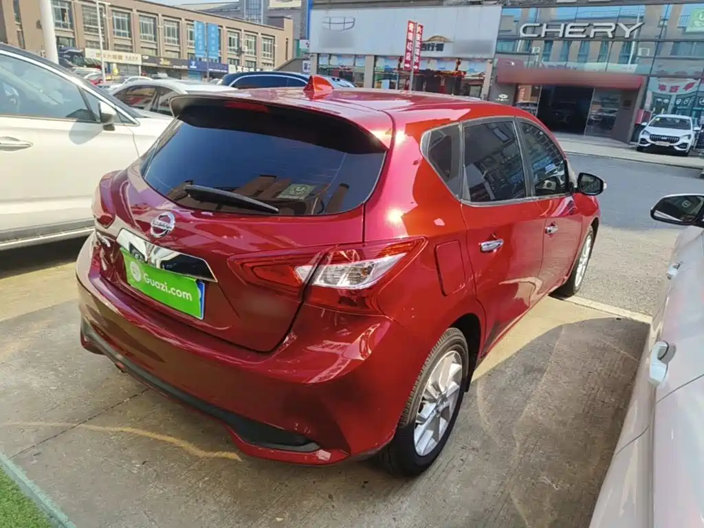 Nissan Tiida — миниатюра 7