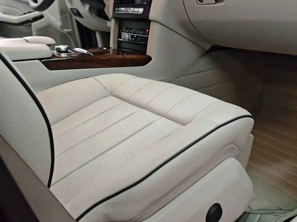 Mercedes-Benz E-Class — миниатюра 13