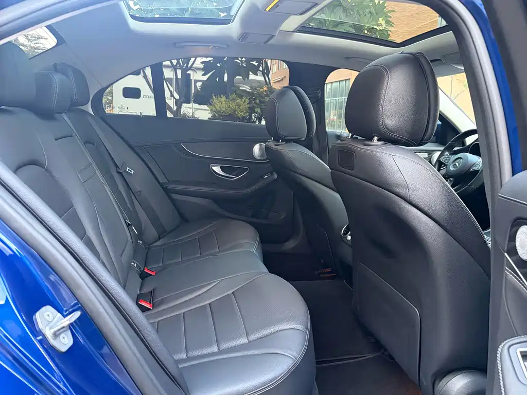 Mercedes-Benz C-Class — миниатюра 16