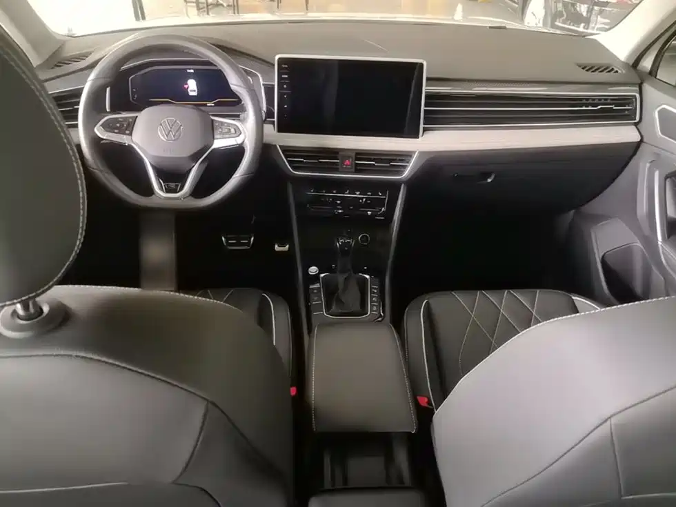Volkswagen Tiguan L — миниатюра 10