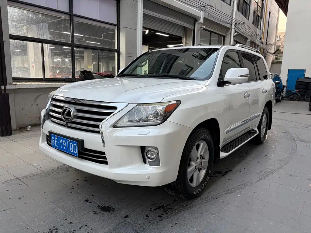 Купить Lexus LX