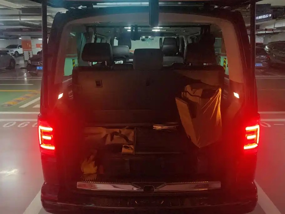 Volkswagen Multivan — миниатюра 4