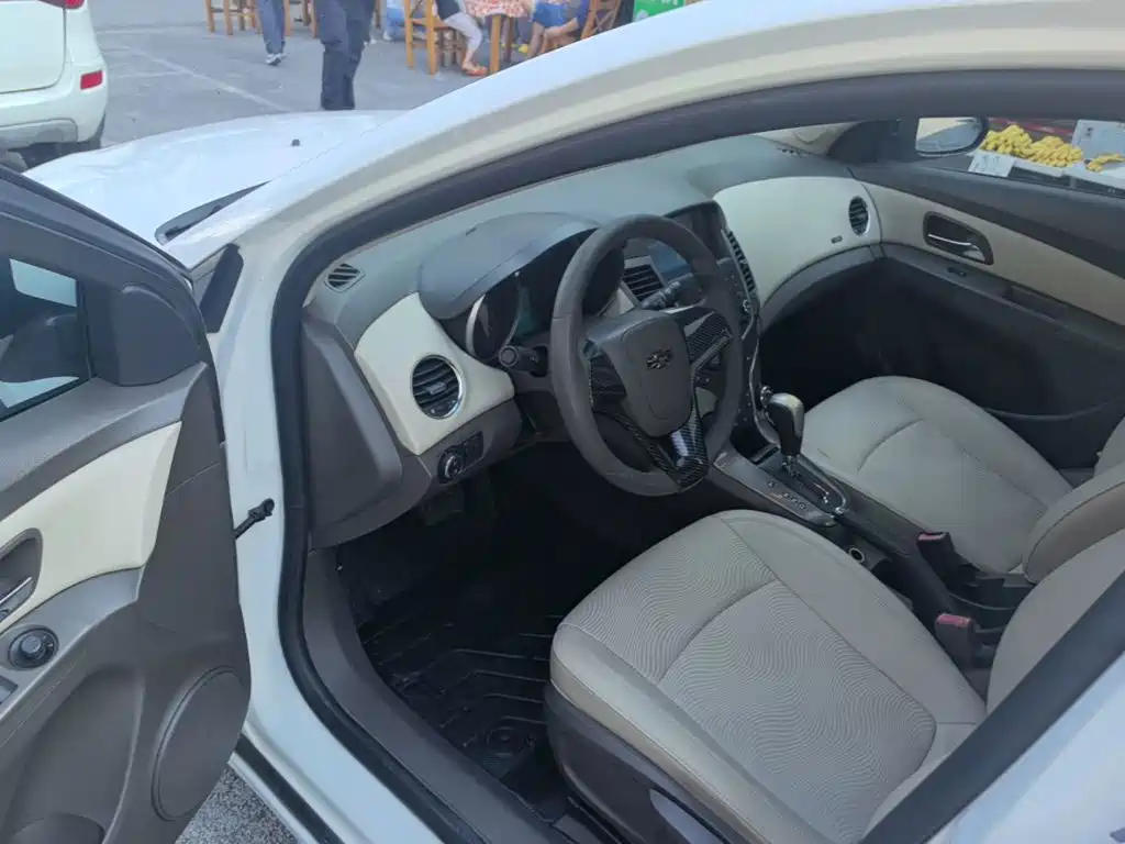 Chevrolet Cruze — миниатюра 16