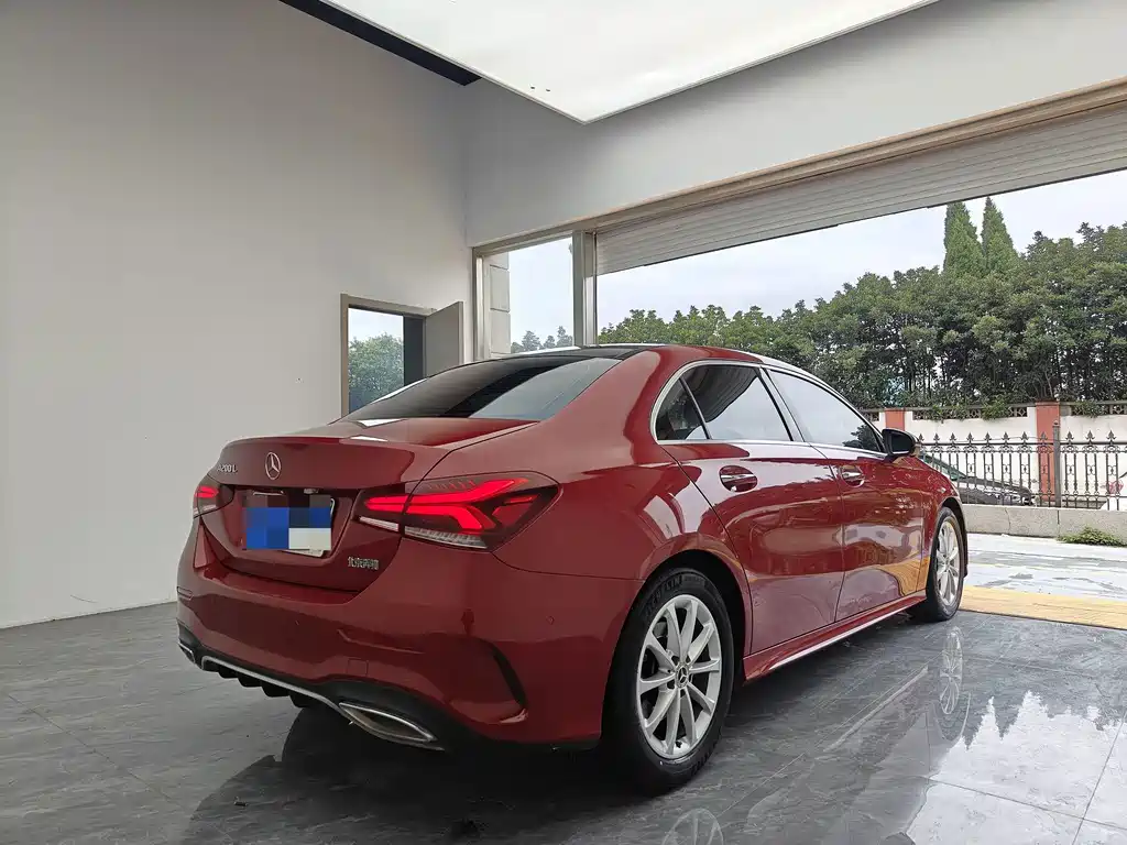 Mercedes-Benz A-Class — миниатюра 6