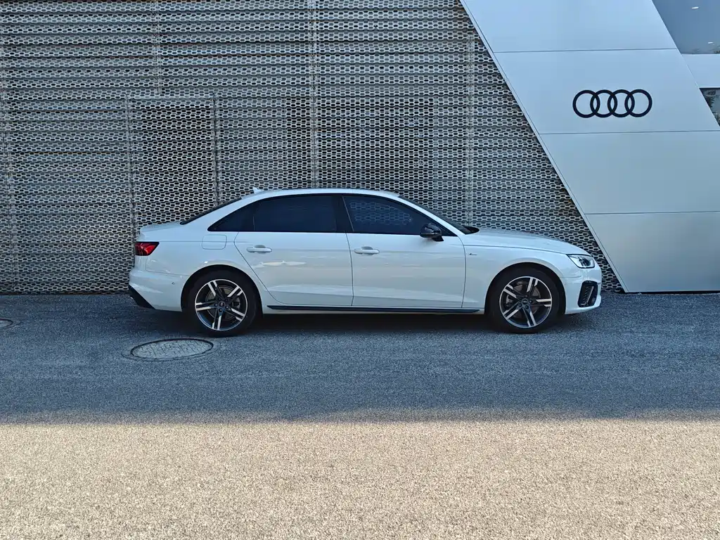 Audi A4L — миниатюра 2