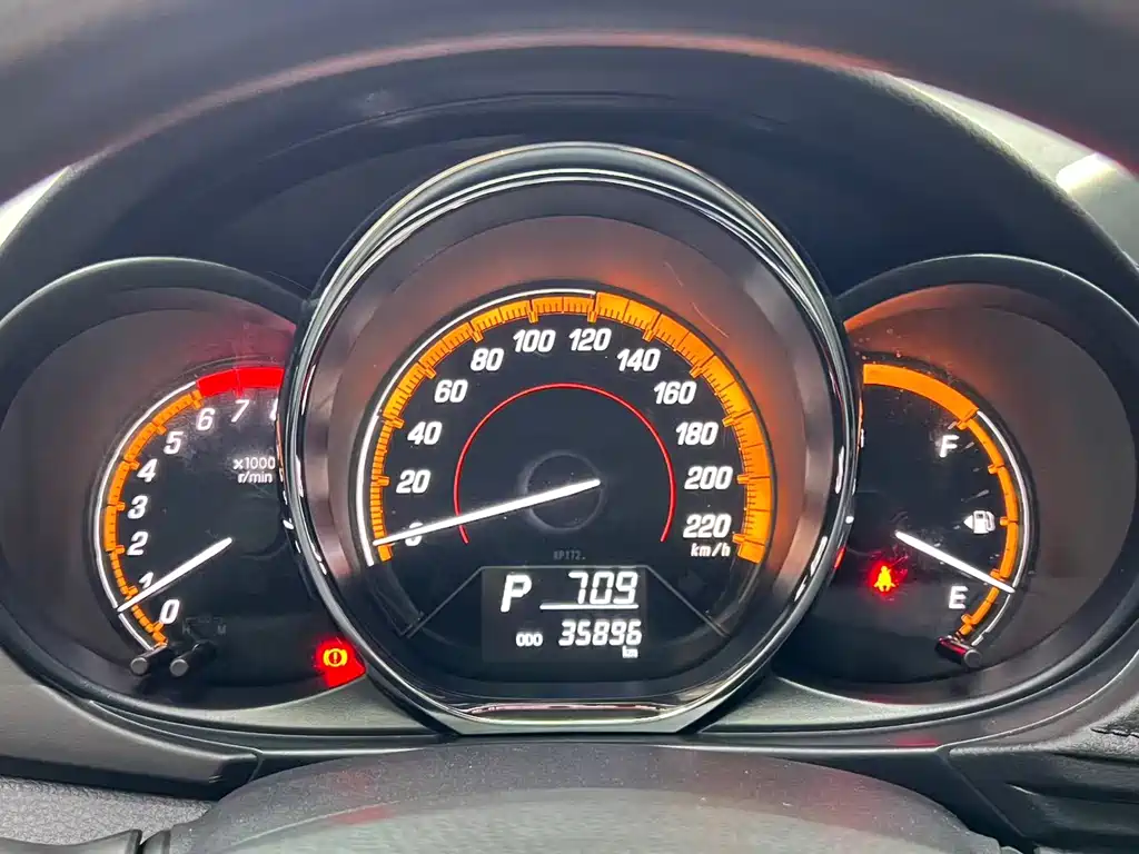 Toyota Yaris L — миниатюра 15