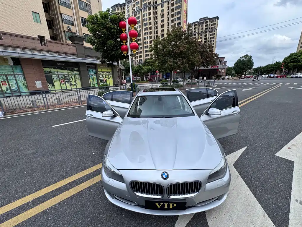 BMW 5 Series — миниатюра 17