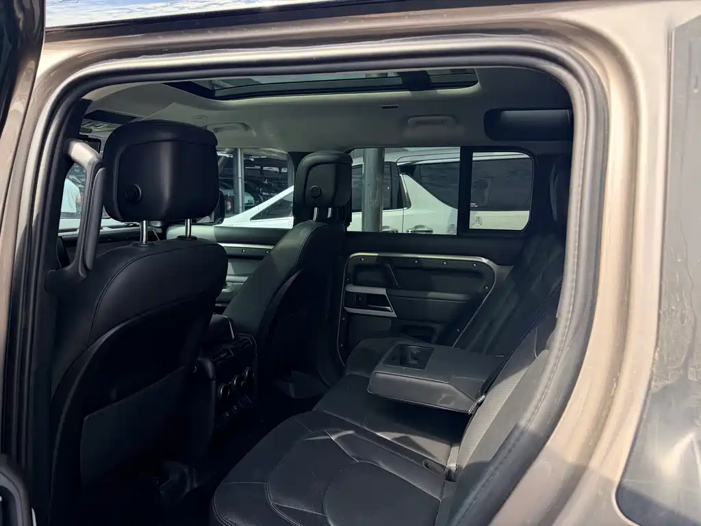 Land Rover Defender — миниатюра 5