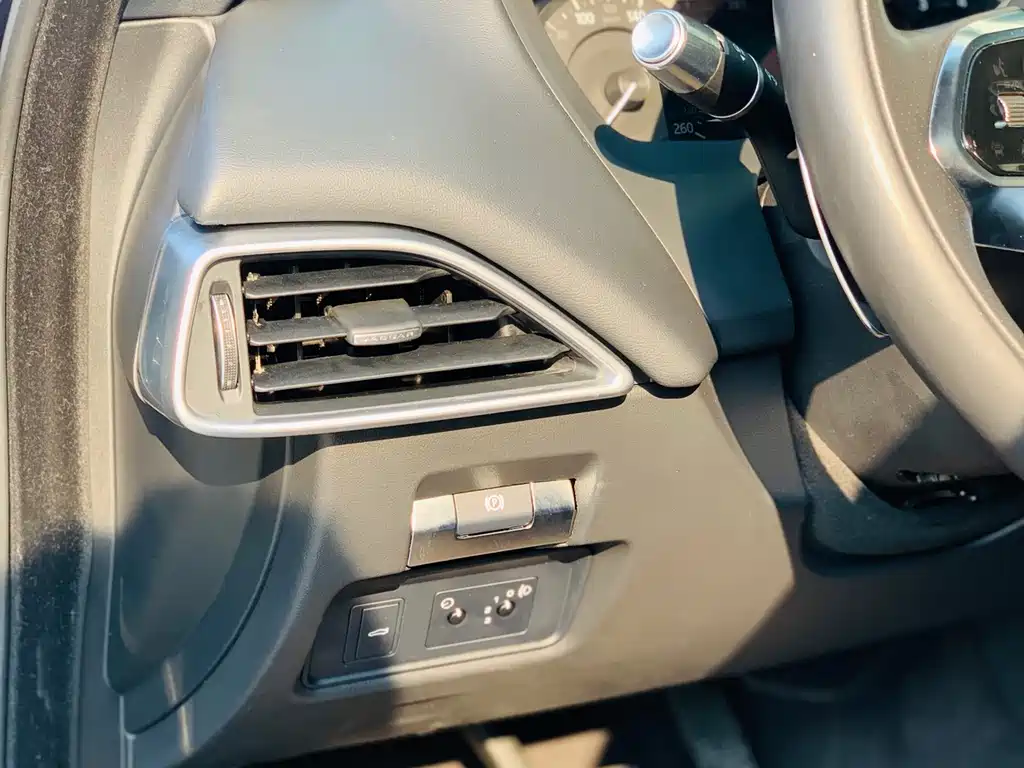Jaguar XEL — миниатюра 13