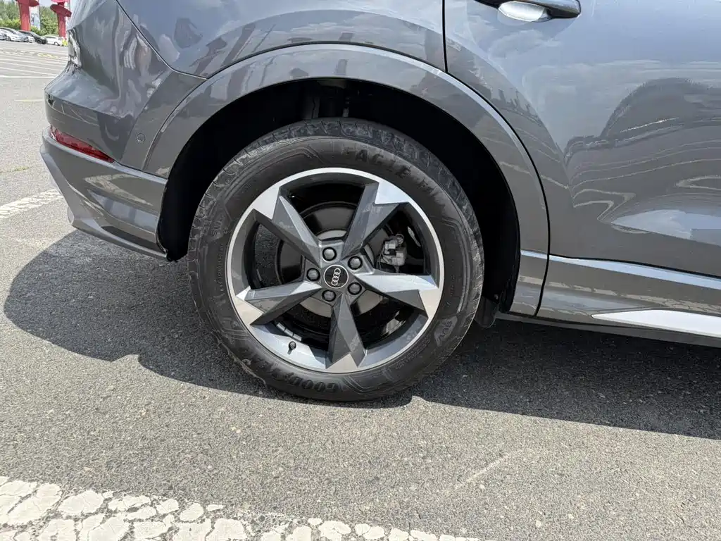 Audi Q3 — фотографии объявления, Фото 17