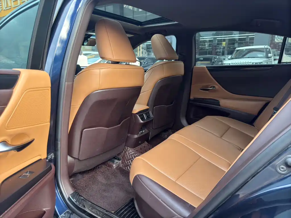 Lexus ES — миниатюра 4