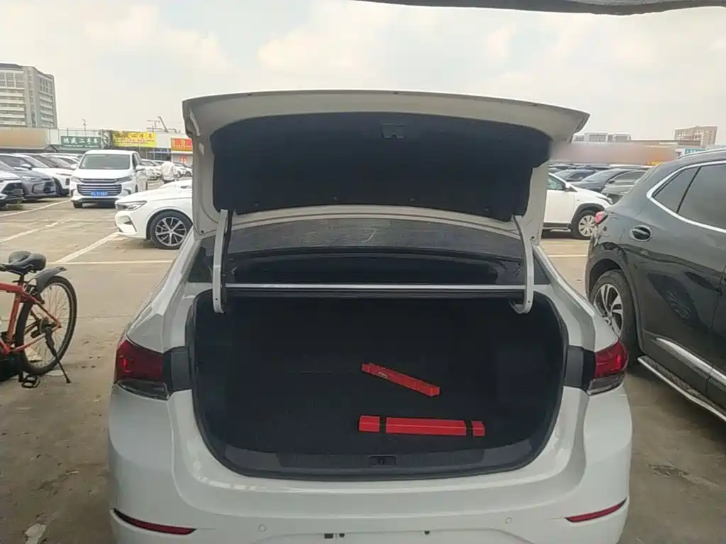 Buick Excelle — миниатюра 19