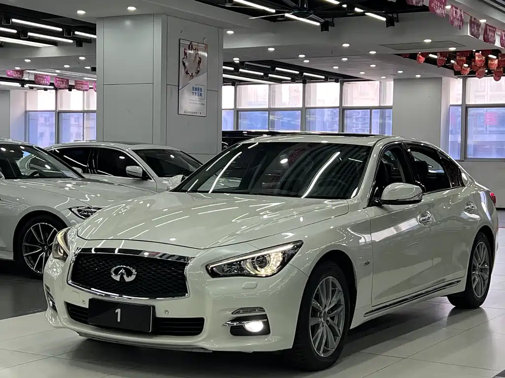 INFINITI Q50L