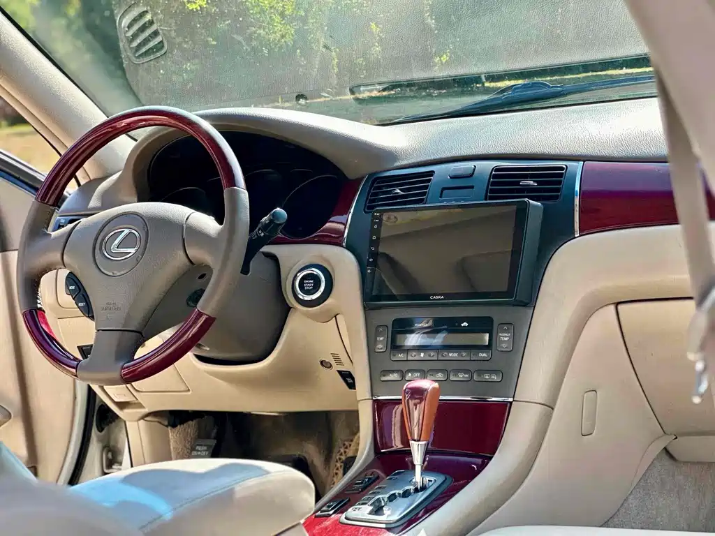 Lexus ES — миниатюра 17