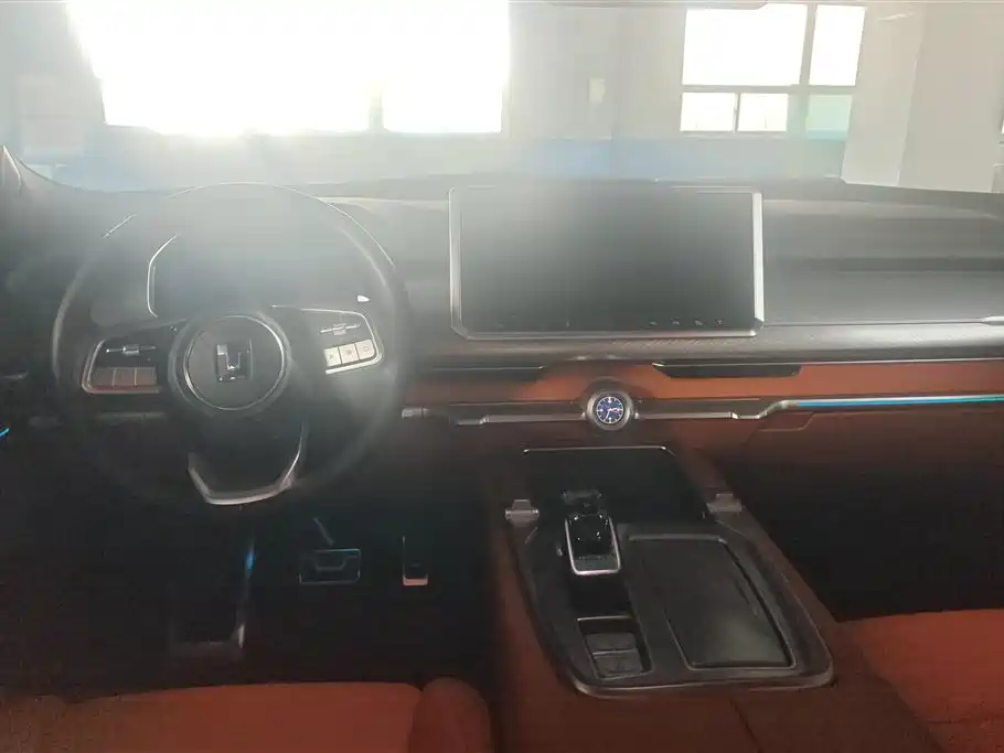 TANK TANK 700 NEW ENERGY