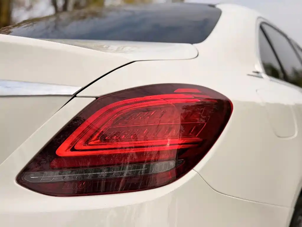 Mercedes-Benz C-Class — миниатюра 15