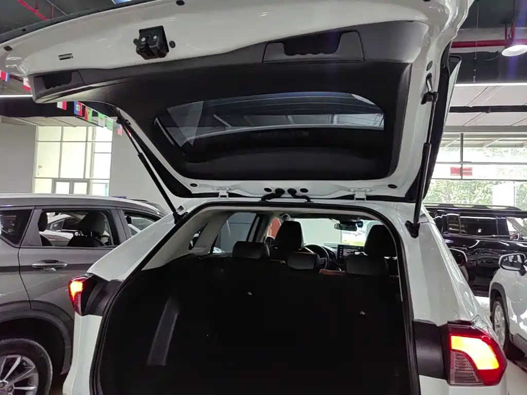 Toyota RAV4 — миниатюра 19