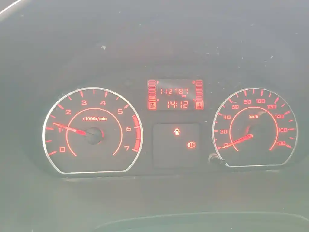 Wuling Hongguang V — миниатюра 12