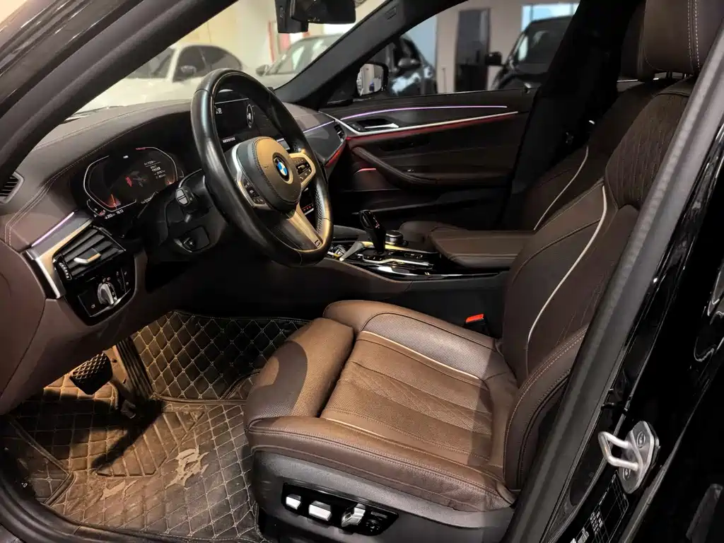 BMW 5 Series — миниатюра 7