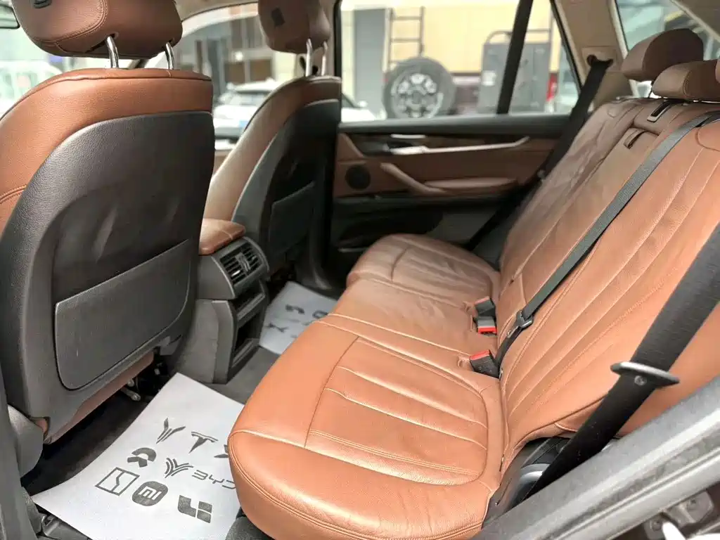 BMW X5 (Import) — миниатюра 6