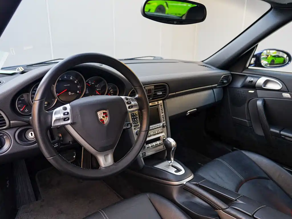 Porsche 911 2006 Carrera AT 3.6L