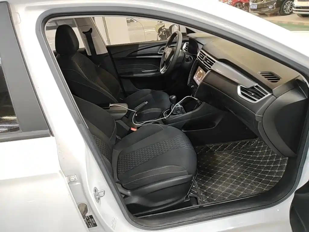 Roewe i5 — миниатюра 25