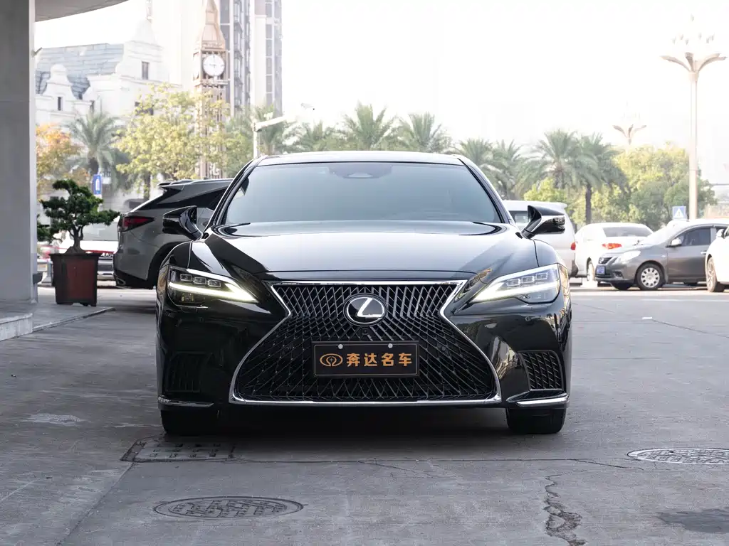 Lexus LS — миниатюра 2