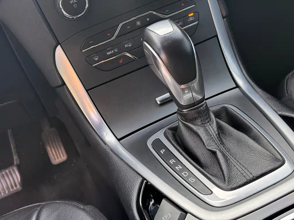 Ford Edge — миниатюра 13