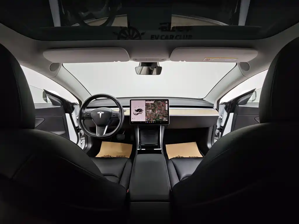 Tesla Model 3 — миниатюра 20
