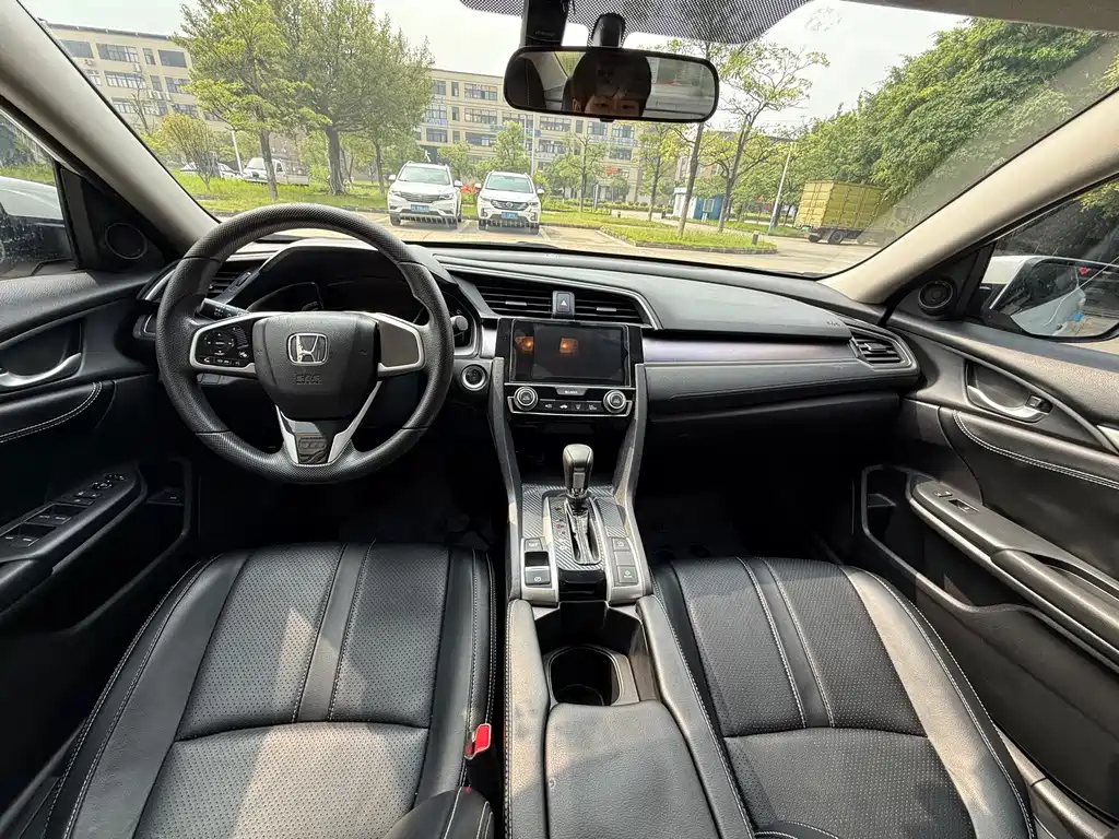 Honda Civic — миниатюра 9