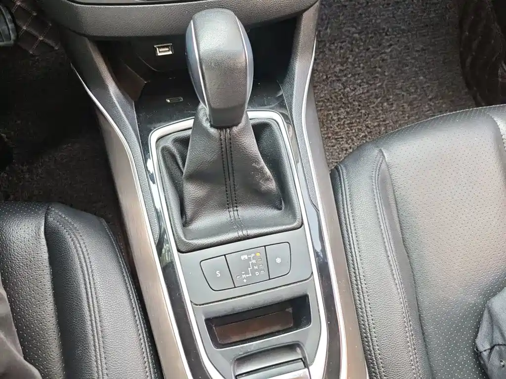 Peugeot 408 — миниатюра 15
