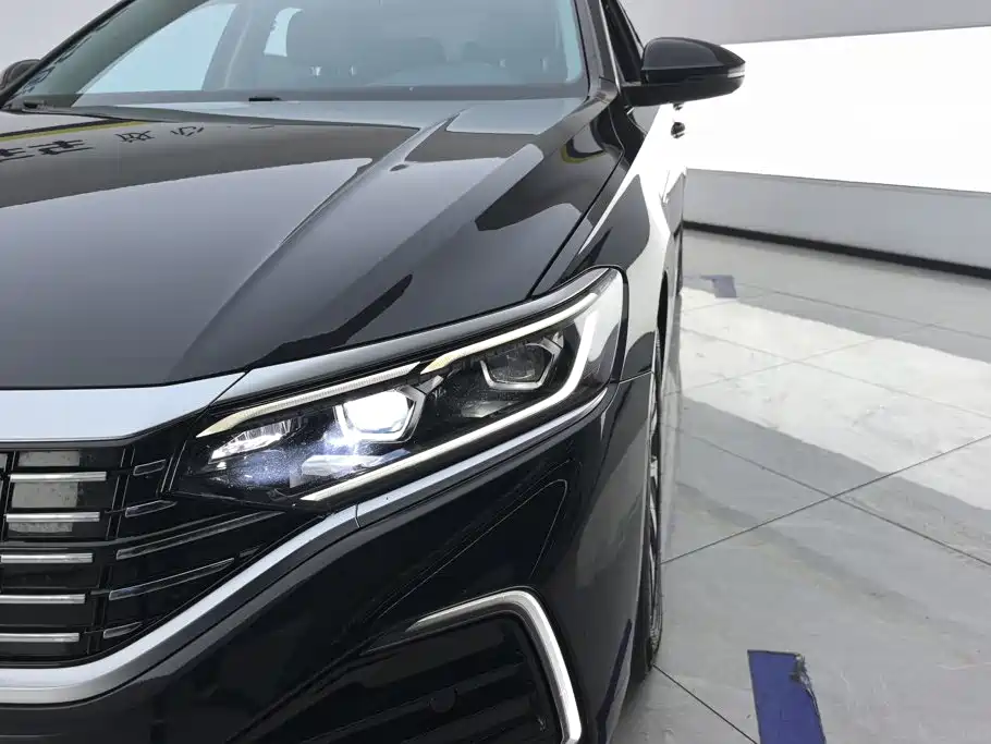 Volkswagen Passat PHEV — миниатюра 5
