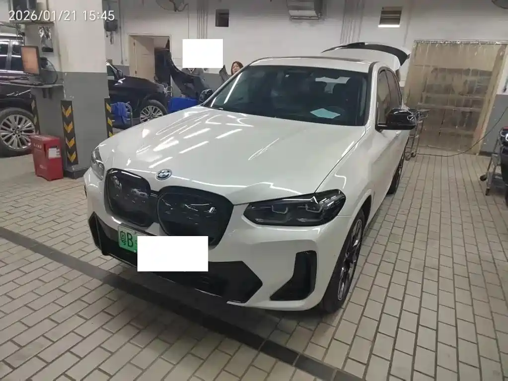 BMW IX3